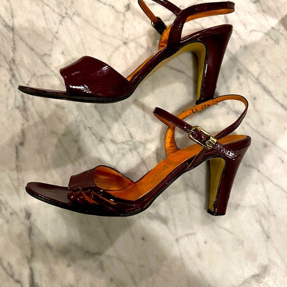 Vintage Etienne Aigner Ankle Strap heels in burgundy.  Size 7.5  7 1/2 - Picture 3 of 6